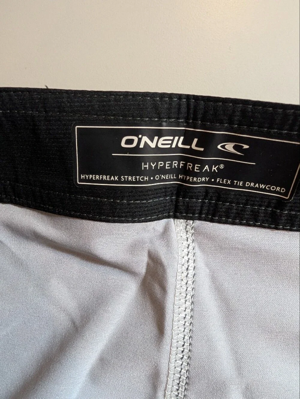 Oneill Mens Size 31 Black & Aqua Striped Hyperfreak Below The Knee Board Shorts